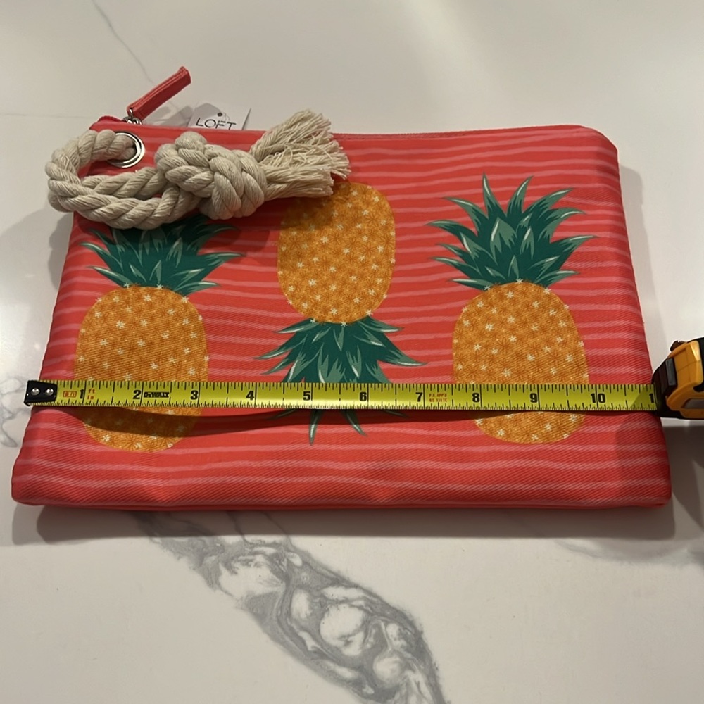 LOFT🍍🍍PINEAPPLE Wristlet Pouch - Picture 10 of 16